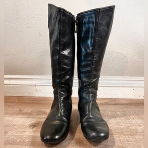 VERA WANG LAVENDER Black Leather Knee-High Boots